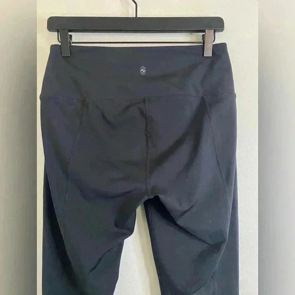 As Revival Cut Out Design Capri Leggings - Picture 2 of 3